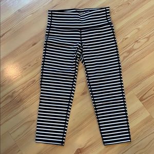 Athleta black and white striped cropped leggings